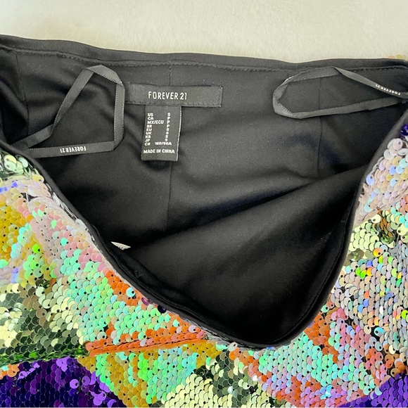 Bundled “Forever 21 “ Sequins Short Skirt + Clutch - Picture 5 of 5